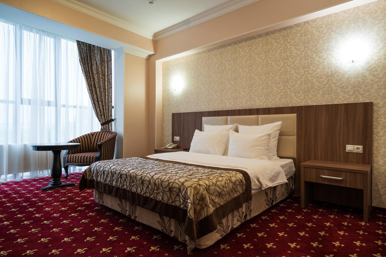 Mask Business Hotel Pyatigorsk Ngoại thất bức ảnh